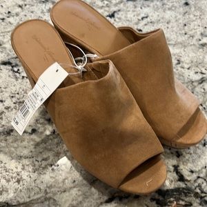 Women’s universal thread cognac/Michelle clog slide heels, size 7 1/2 New tags